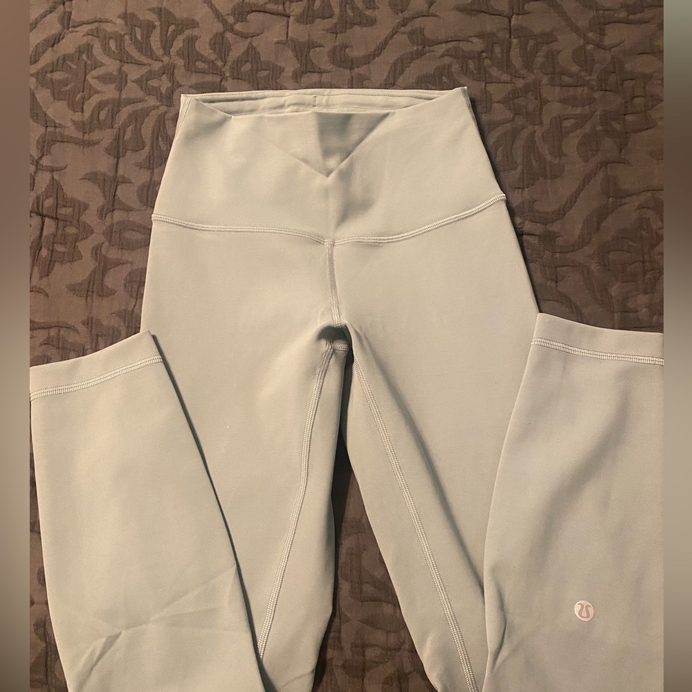 Lululemon Wunder Train Contour leggings size 4